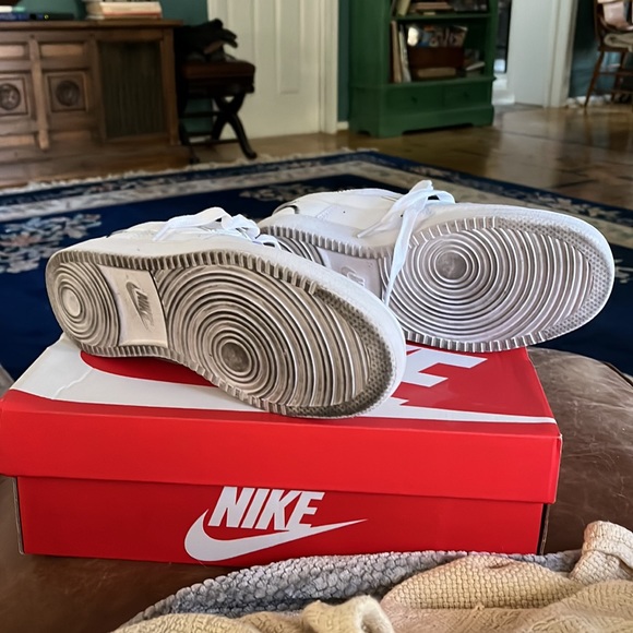 Woman’s Nike Court Vision Lo - Picture 5 of 6